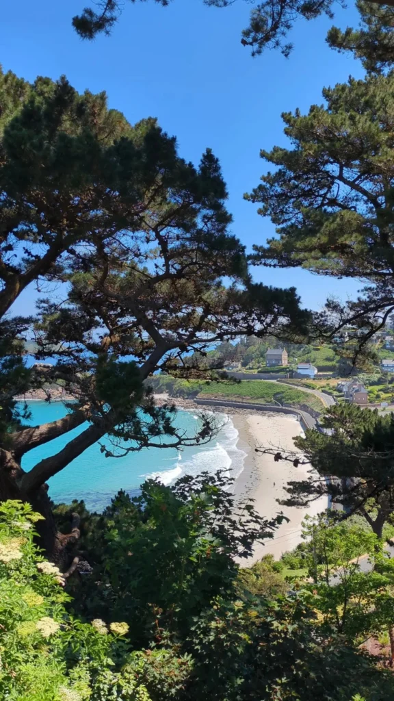 One of the coastal paths, 400 m from the house