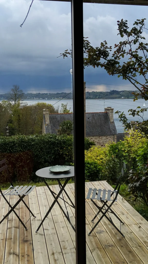La vue depuis le lit du studio